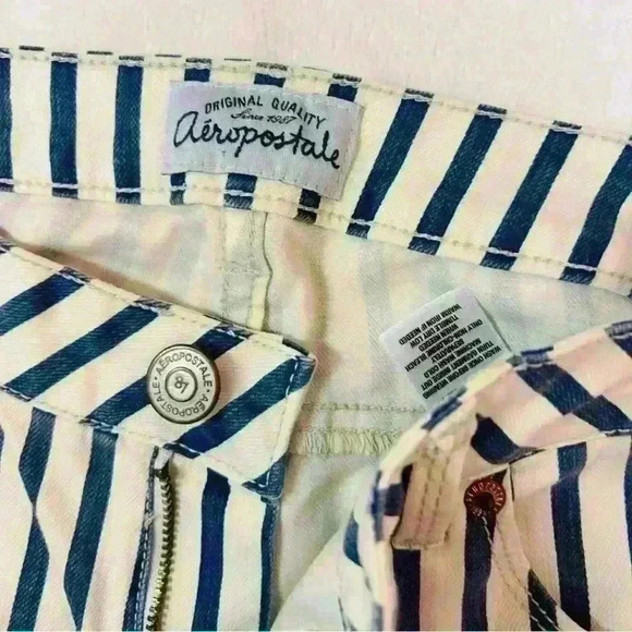 NWT Aeropostale Blue and White Striped
Super Low Rise Super Skinny Fit Jeans - Picture 10 of 12